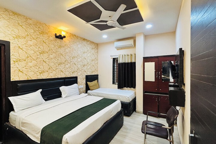 Room 3 of 6