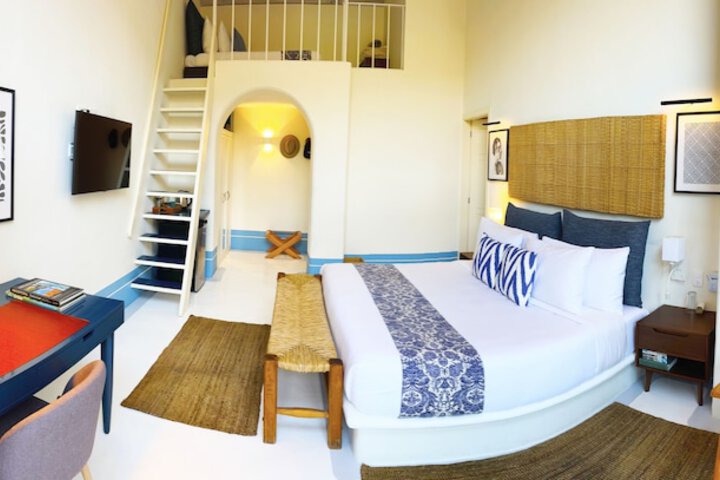 Room 48 of 144