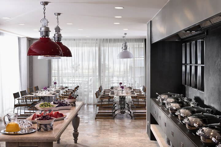 Dining 88 of 145