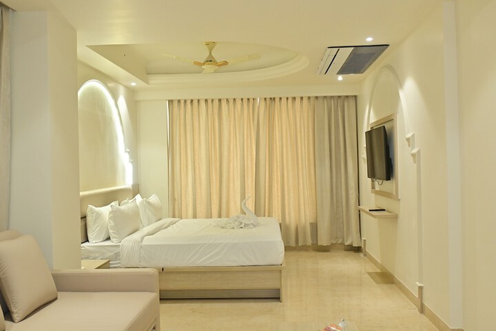 Room 9 of 27
