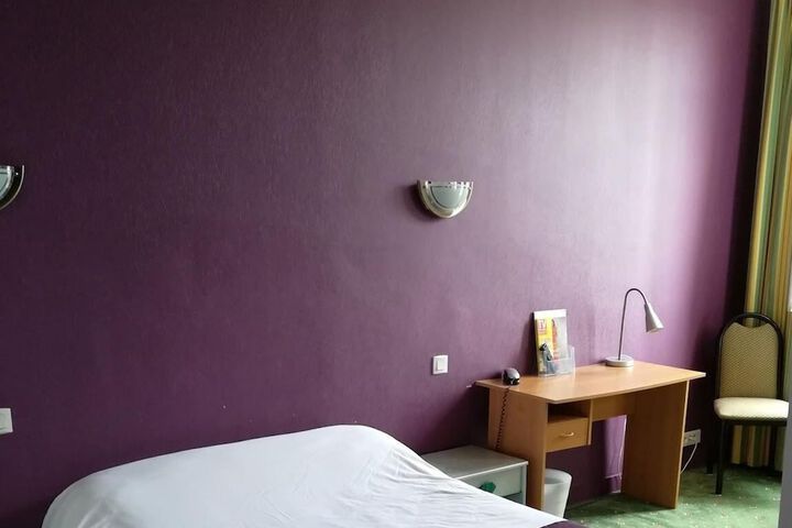 Room 2 of 13