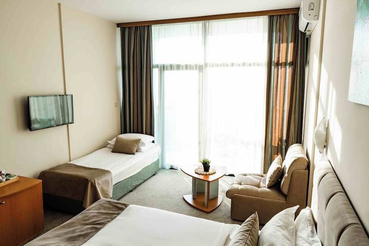 Room 35 of 145