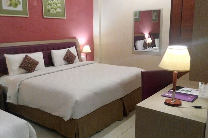 Room 9 of 93