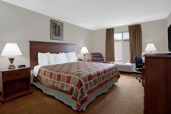 2 Queen Beds Accessible (5 of 8)