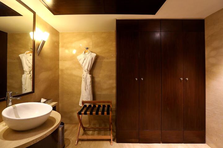 Room 35 of 113