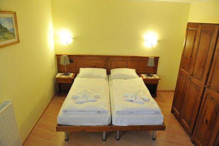 Room 22 of 101