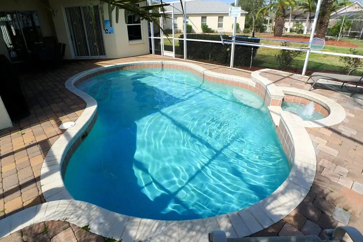 Pool 11 of 17