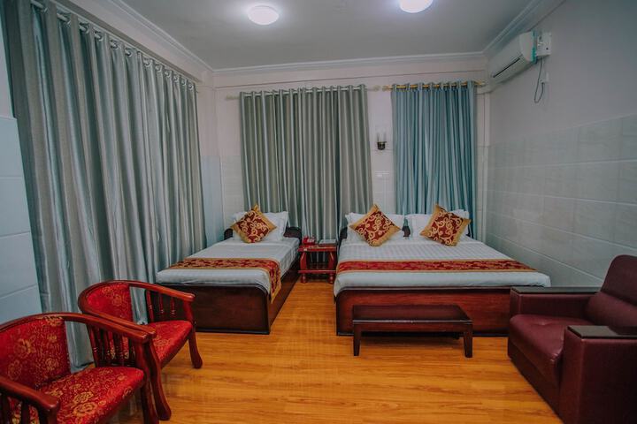Room 4 of 25