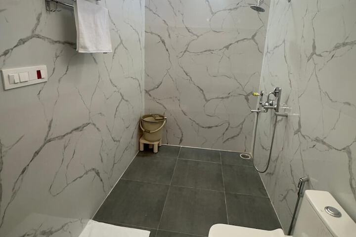 Room 9 of 29