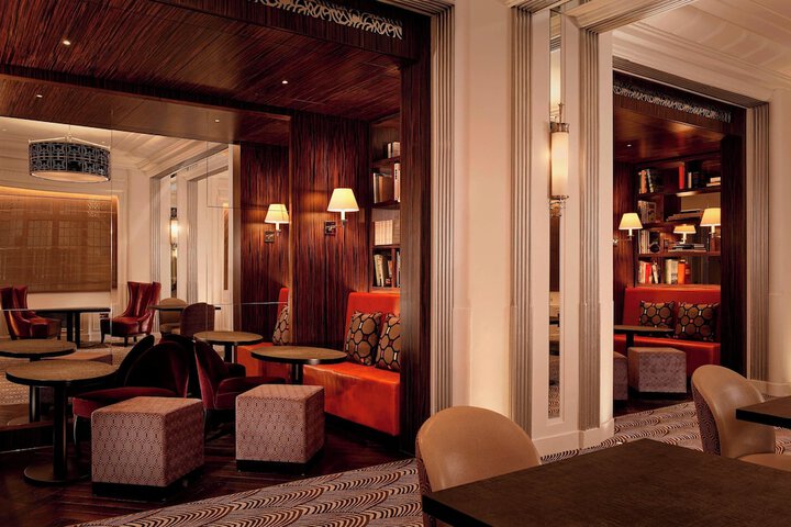 Lounge 107 of 115