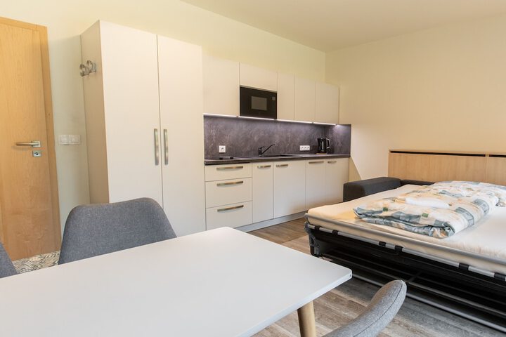 Room 18 of 194