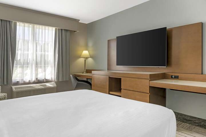 Room 26 of 65