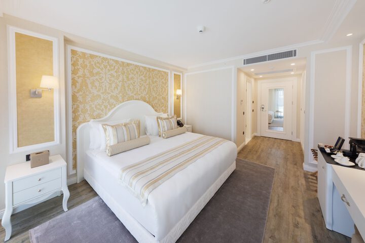 Room 9 of 36