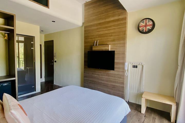 Room 6 of 75