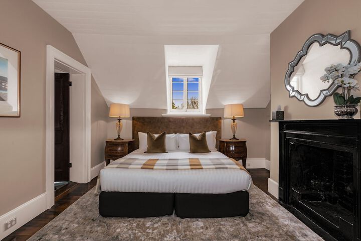 Room 8 of 41