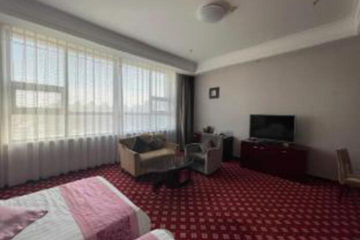 Room 17 of 18