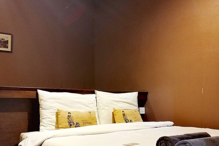 Room 9 of 39