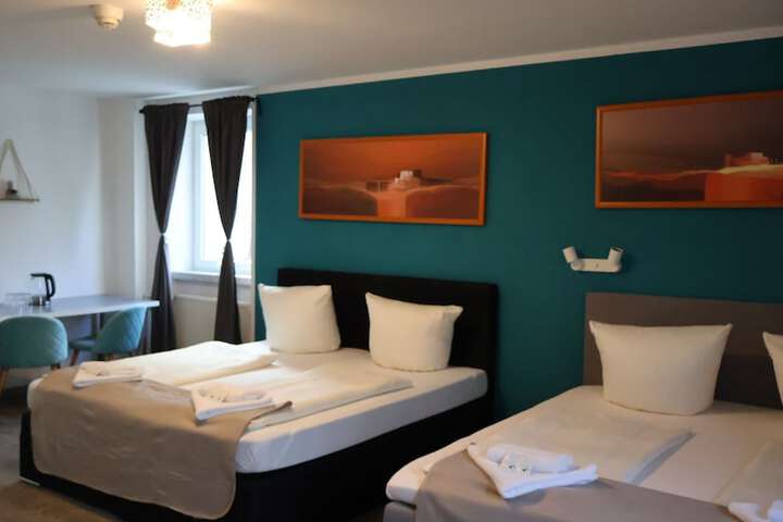 Room 27 of 39