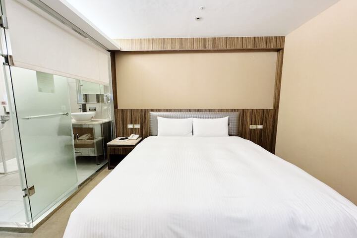 Room 38 of 66