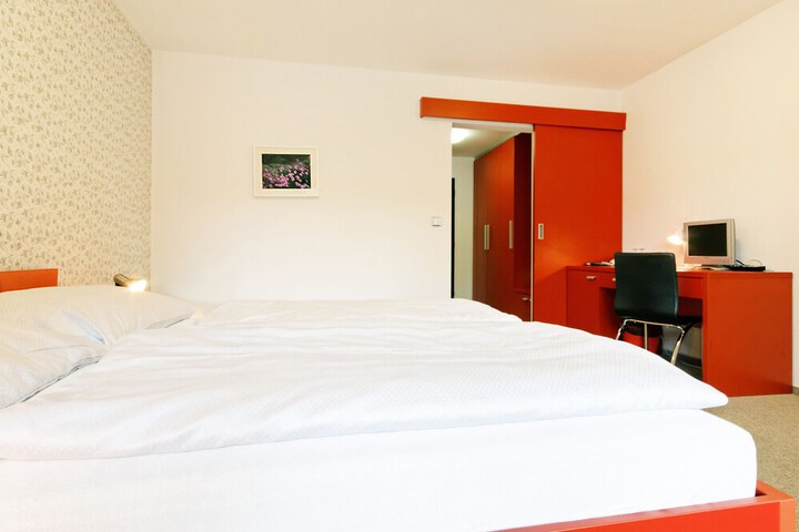 Room 17 of 39