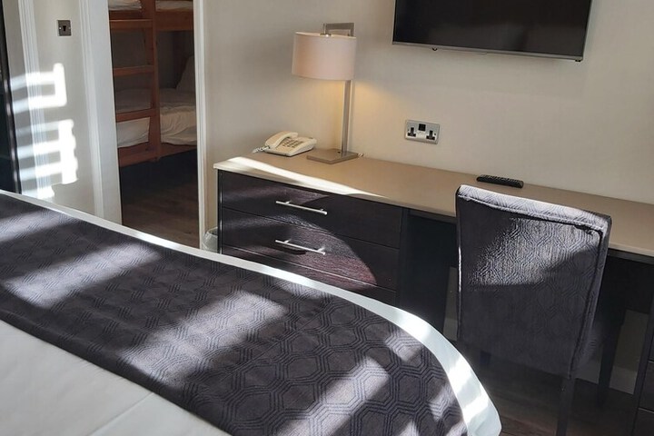 Room 5 of 72