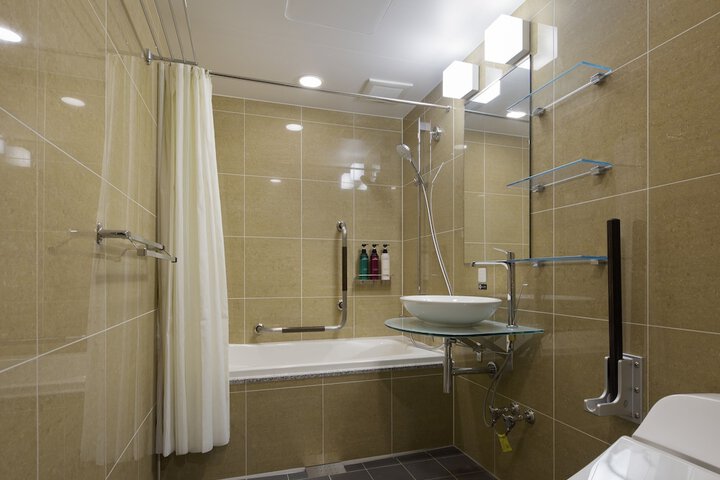 Room 15 of 42