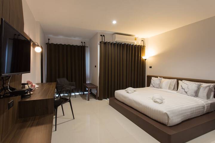 Room 5 of 33