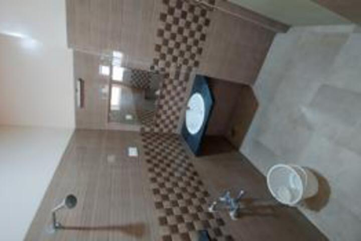 Room 18 of 21