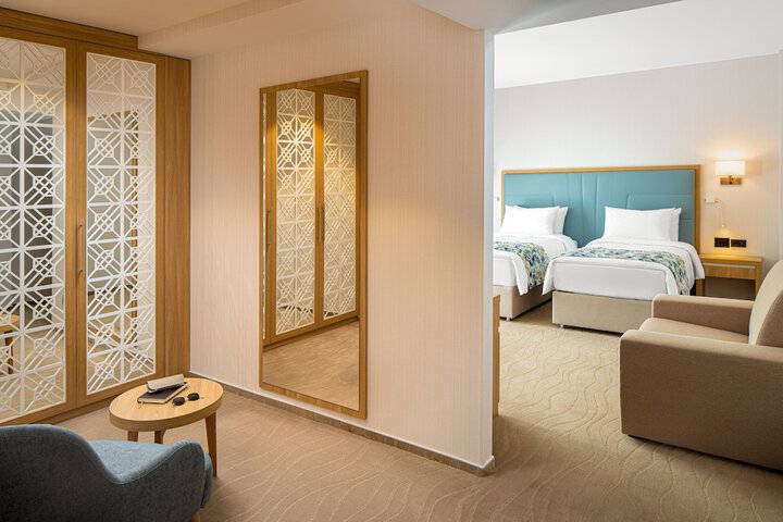 Room 14 of 28