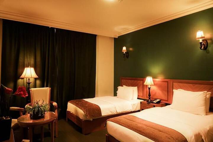 Room 18 of 38