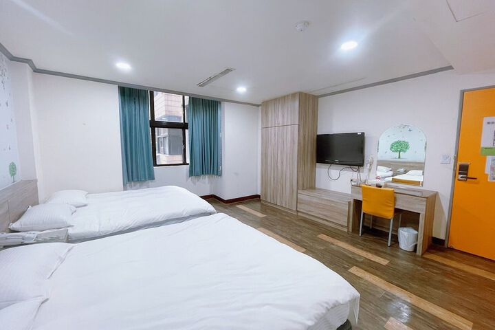 Room 7 of 31