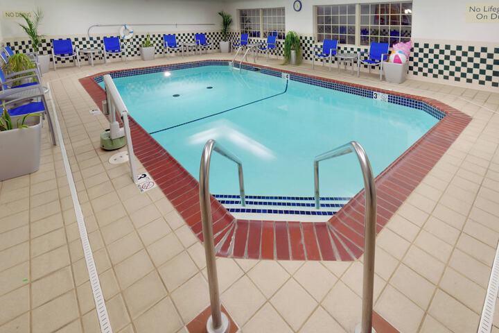 Pool 18 of 32