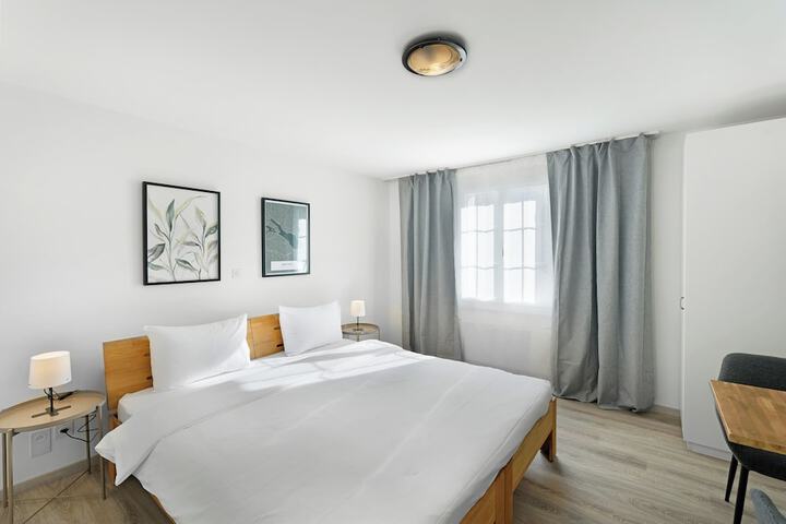 Room 35 of 62