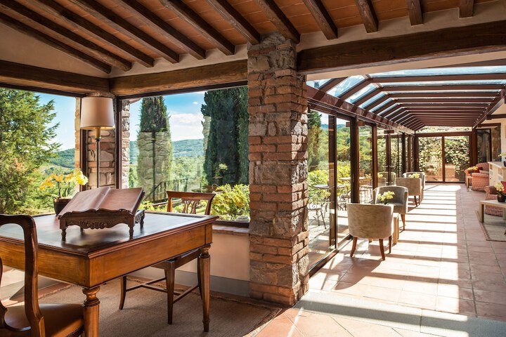 Guest Lobby