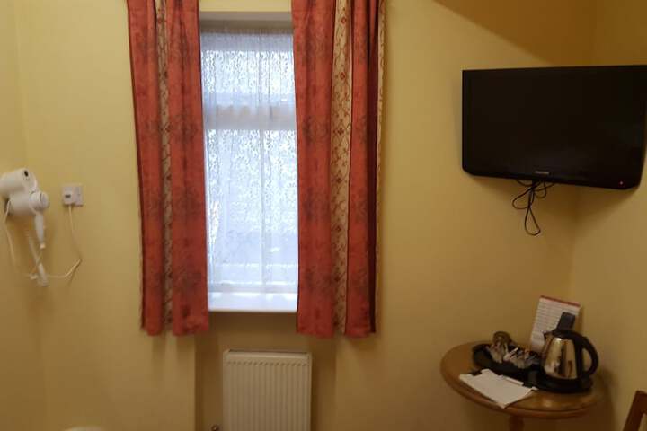 Room 8 of 81