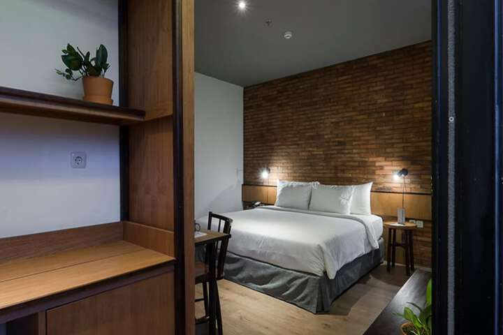 Room 18 of 52