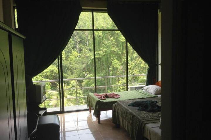 Room 9 of 44