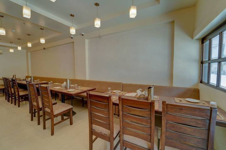Dining 15 of 21