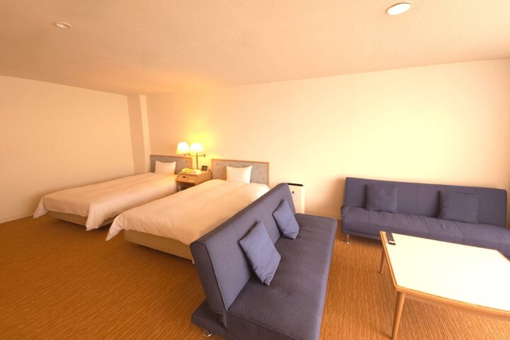 Room 19 of 53