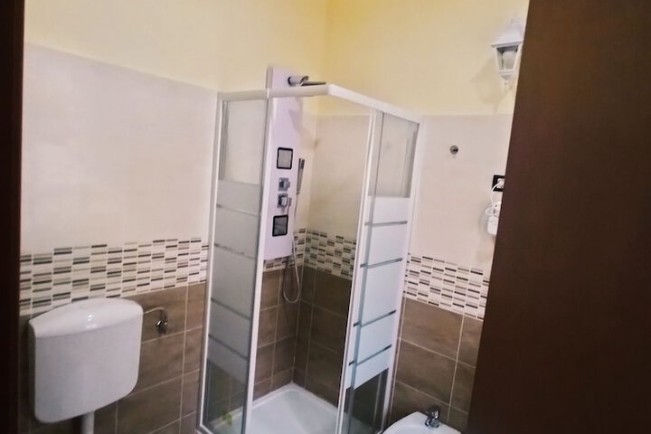 Room 29 of 32