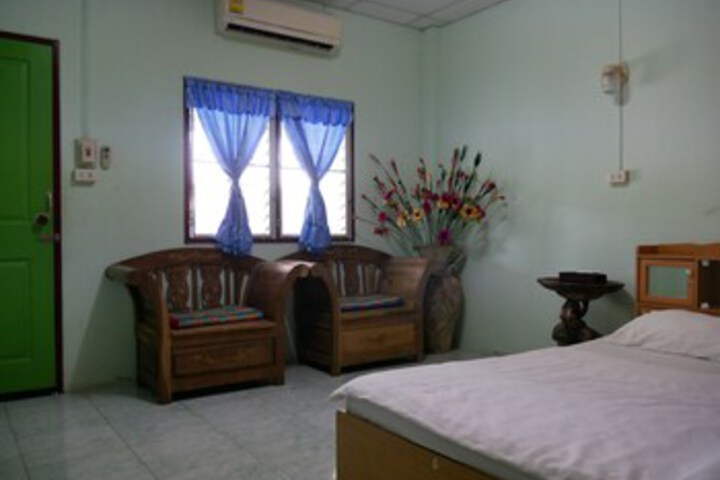Room 16 of 16