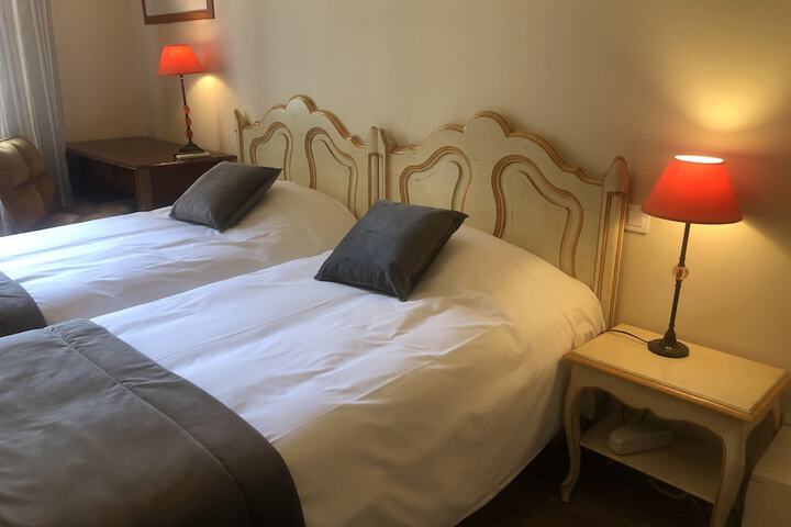 Room 10 of 136