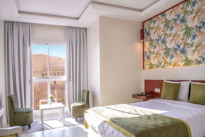Room 4 of 30