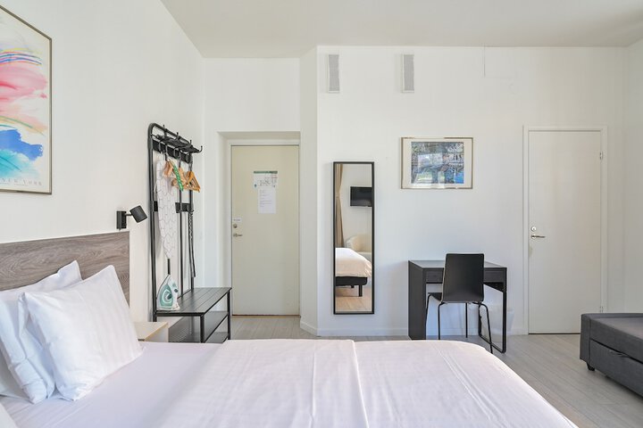 Room 9 of 75