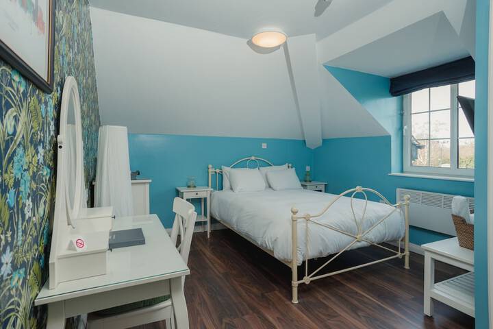 Room 11 of 23