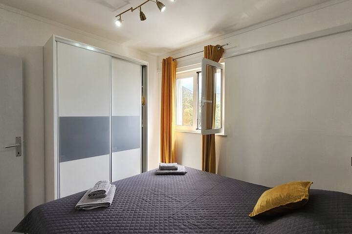 Room 54 of 140