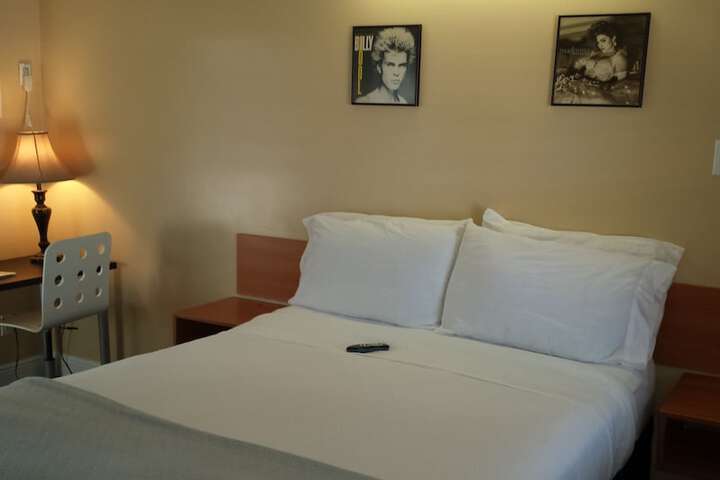 Room 4 of 34
