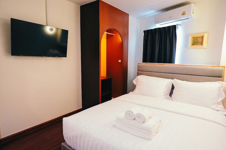 Room 9 of 132