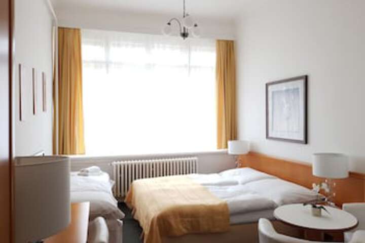 Room 136 of 324