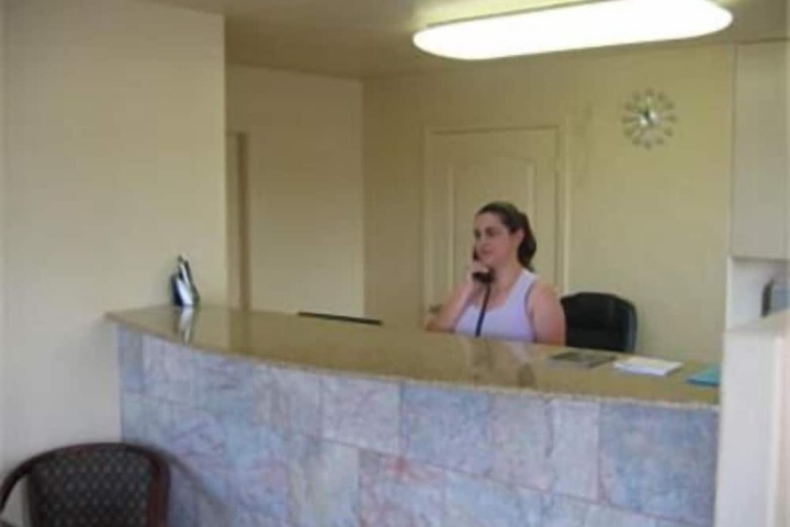 Executive Inn & Suites